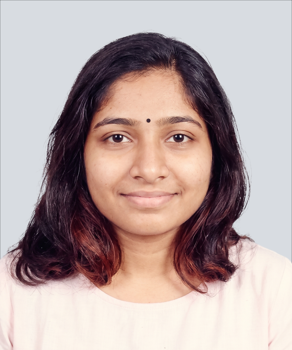 सुश्री सुधा केशरी